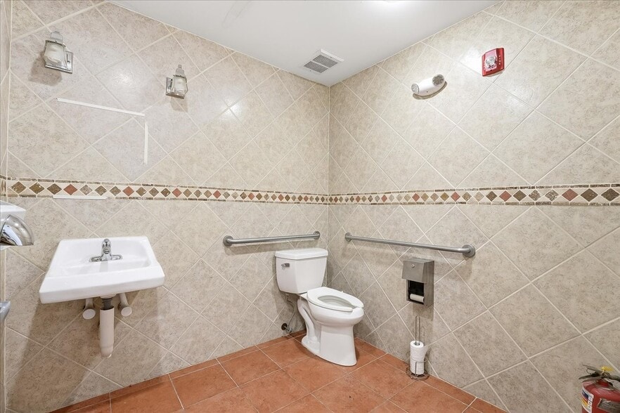 More Photos Of 113 Brunswick St, Jersey City Storefront Retail Residential For Lease
