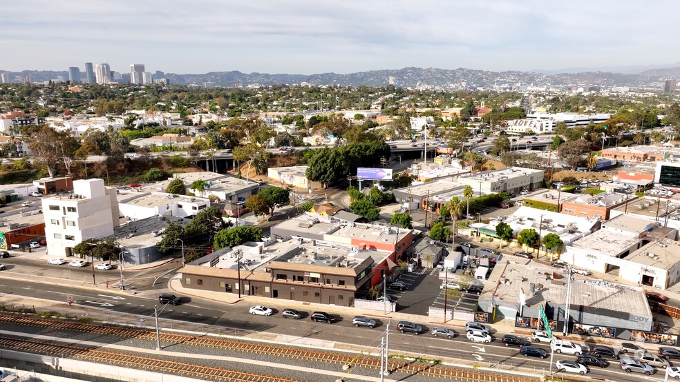 Primary Photo Of 3384 Robertson Pl, Los Angeles Unknown For Lease