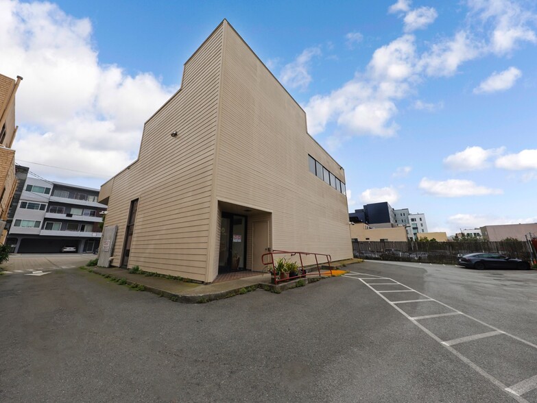 More Photos Of 317-319 6th Ave, San Francisco Bank For Sale