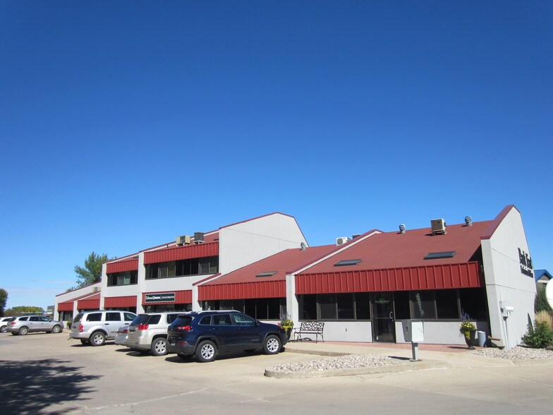 More Photos Of 101 22nd Ave, Brookings Office For Lease