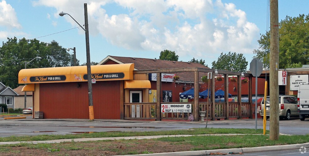 More Photos Of 106 Lakeport Rd, St Catharines Restaurant For Sale