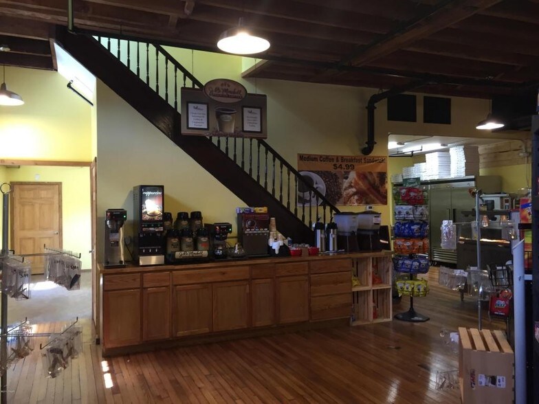 More Photos Of 3251 Route 209, Bushkill Convenience Store For Lease