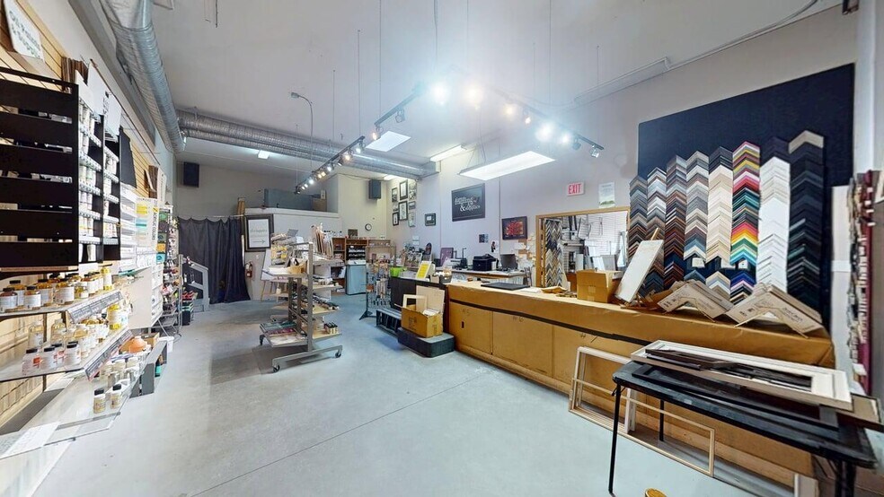 More Photos Of 800 Baker St, Cranbrook Storefront Retail Office For Sale