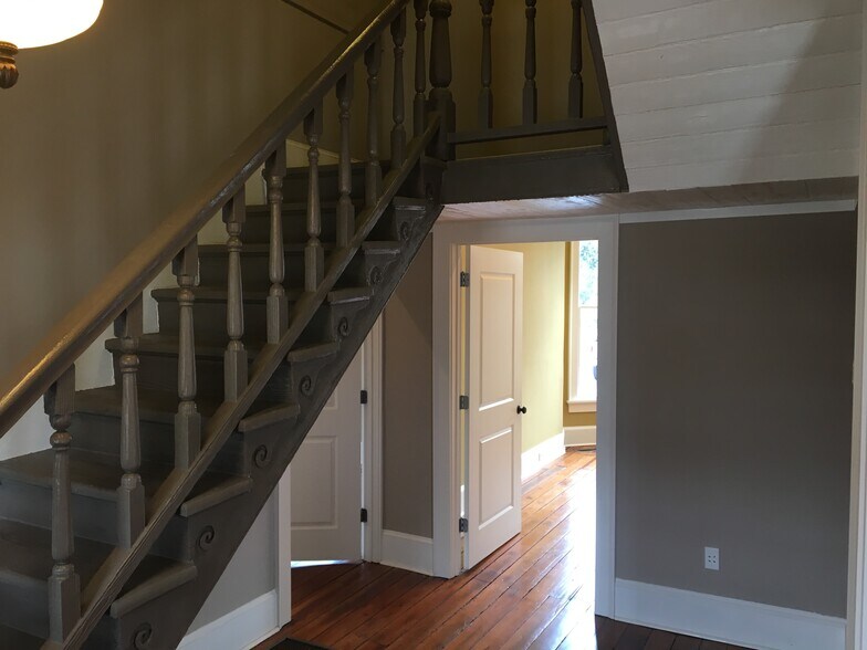 More Photos Of 254 N Broad St, Monroe Office For Lease