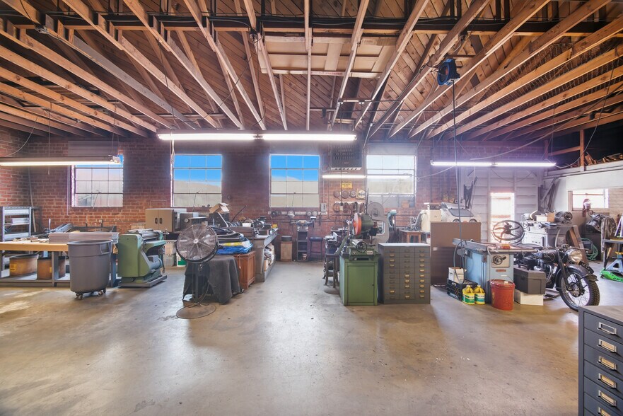 More Photos Of 11856 Mississippi Ave, Los Angeles Warehouse For Sale