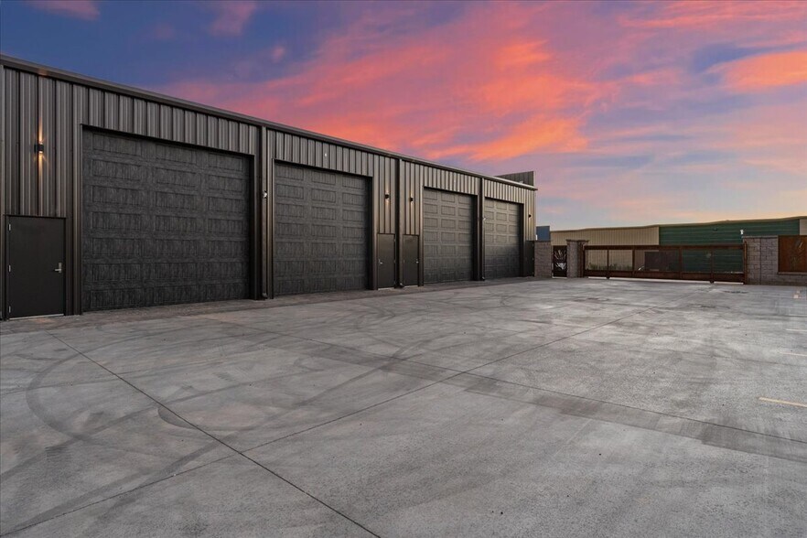 More Photos Of 3388 London Bridge rd, Lake Havasu City Industrial For Sale