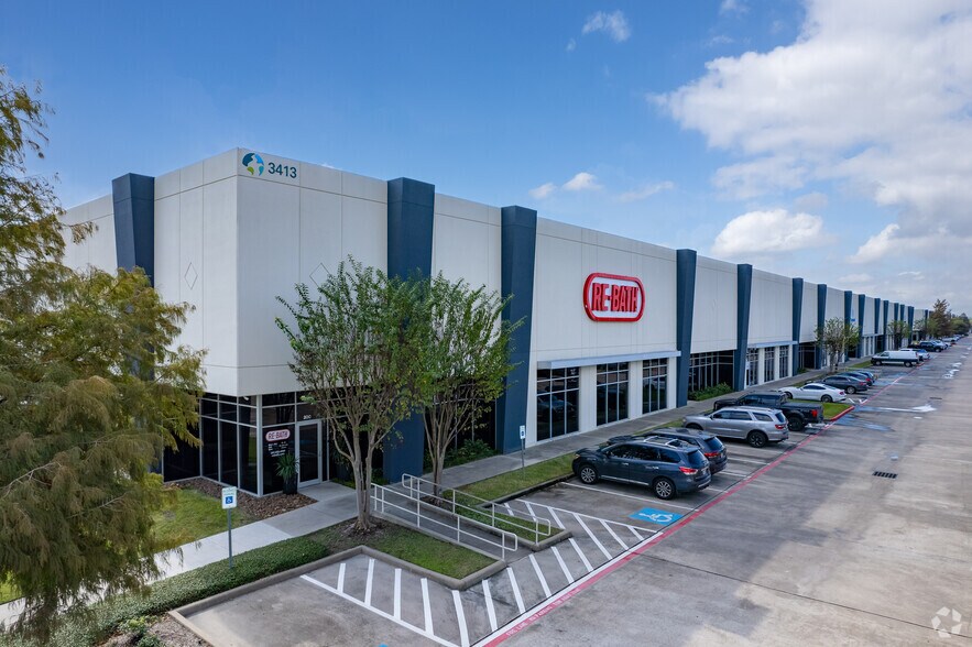 More Photos Of 3423 N Sam Houston Pky W, Houston Unknown For Lease