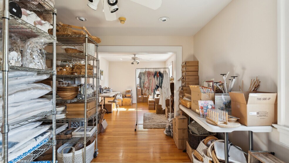 More Photos Of 5309 S Seminole Trl, Madison Storefront For Sale