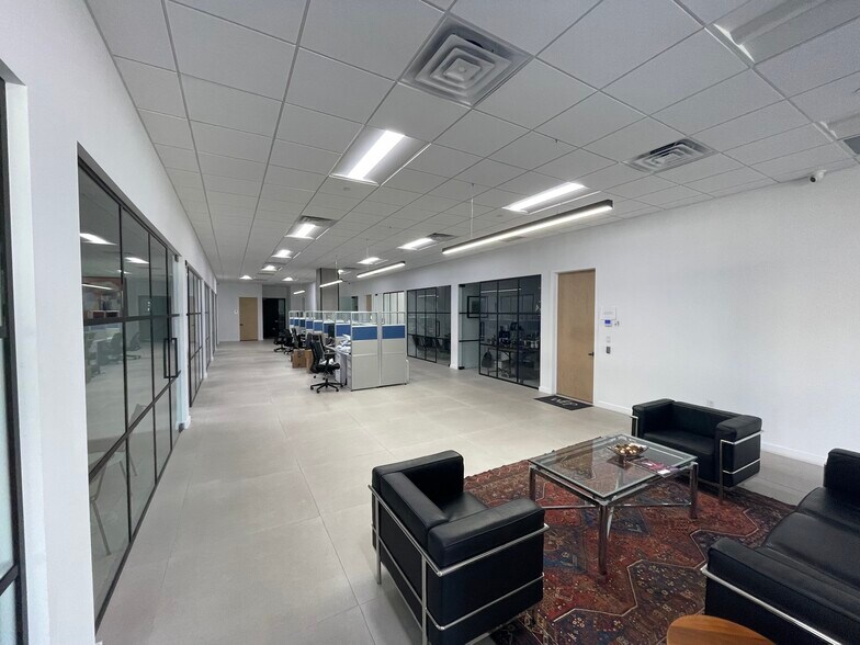 More Photos Of 4302 SW 73rd Ave, Miami Warehouse For Lease