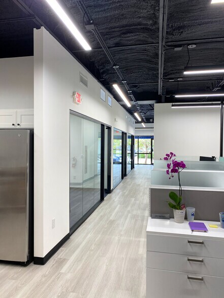 More Photos Of 1140-1180 Solana Ave, Winter Park Flex For Lease