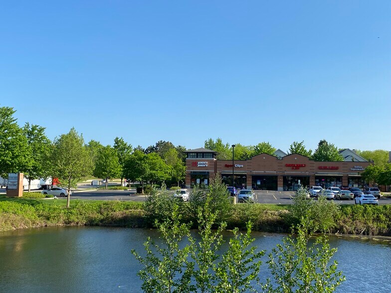More Photos Of 1040-1060 S Sutton Rd, Streamwood Unknown For Lease