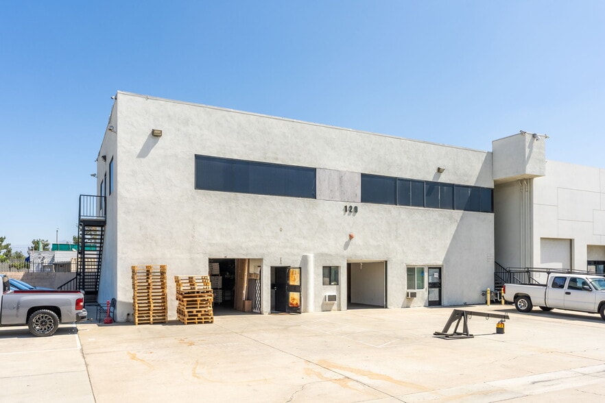 More Photos Of 127-129 S 8th Ave, La Puente Warehouse For Sale