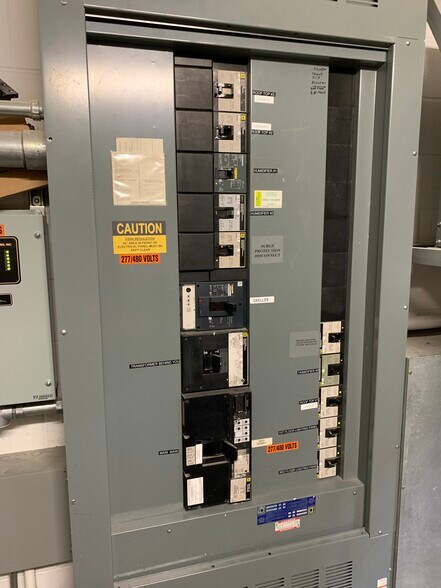 More Photos Of 1580 Mid Valley Dr, De Pere Office For Sale