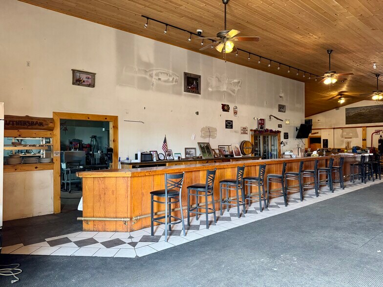 More Photos Of 479 6th Street St, Wells Industrial For Sale