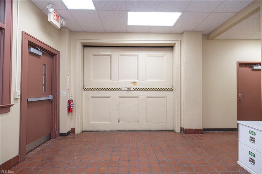 More Photos Of 1439 Sunset Blvd, Steubenville Light Manufacturing For Sale