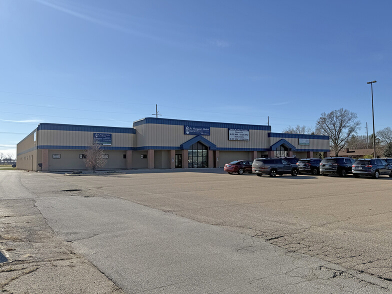 Primary Photo Of 1916 N Main St, Princeton Supermarket For Sale