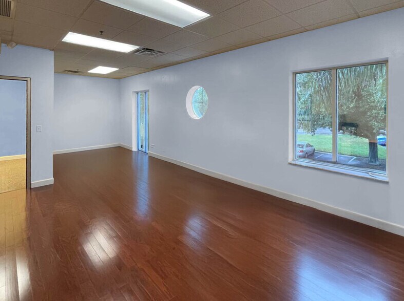 More Photos Of 2151 Consulate Dr, Orlando Loft Creative Space For Sale