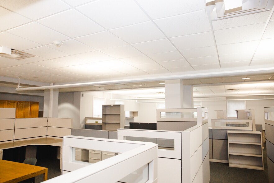 More Photos Of 64 South St, Auburn Office For Lease