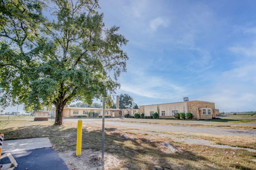 More Photos Of 1901 Mascoutah Ave, Belleville Schools For Sale