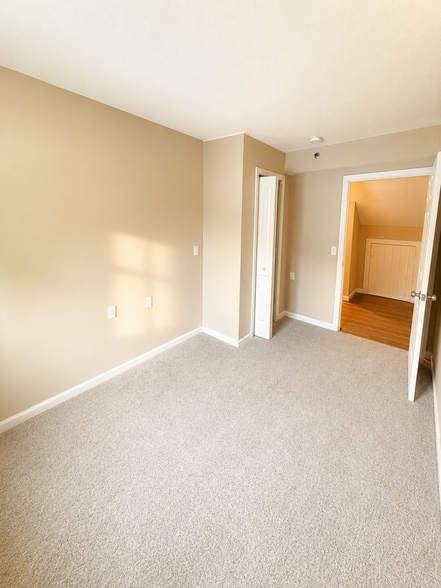 More Photos Of 82 Main St, East Hampton Apartments For Sale