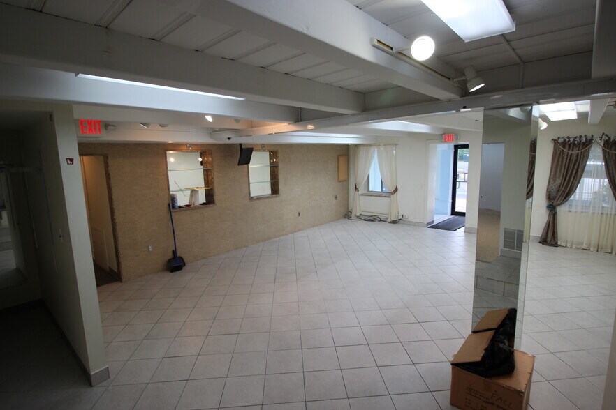 More Photos Of 9353-55 Old Bustleton ave, Philadelphia Freestanding For Sale