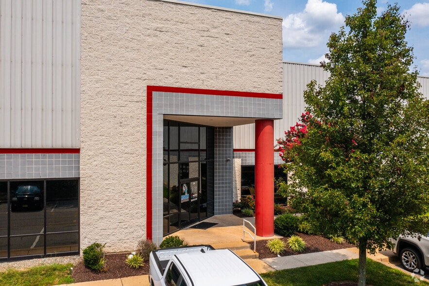 More Photos Of 500-514 Interchange Blvd, Newark Unknown For Lease