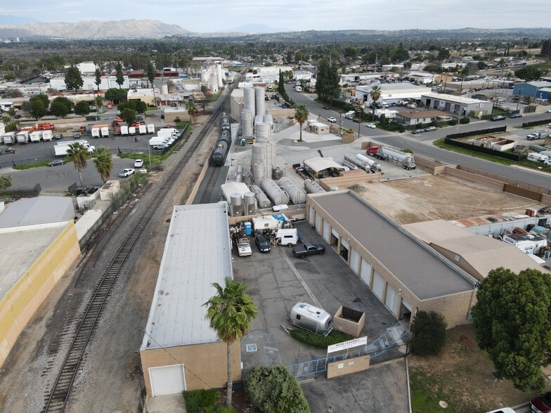 More Photos Of 5870 Jasmine St, Riverside Self Storage For Sale
