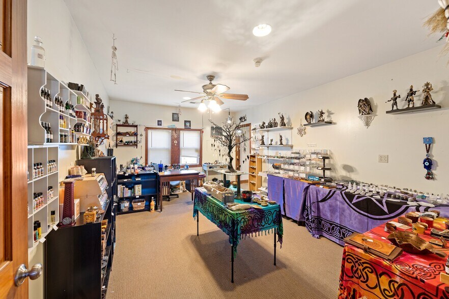 More Photos Of 35 East Ave, Burrillville Freestanding For Lease