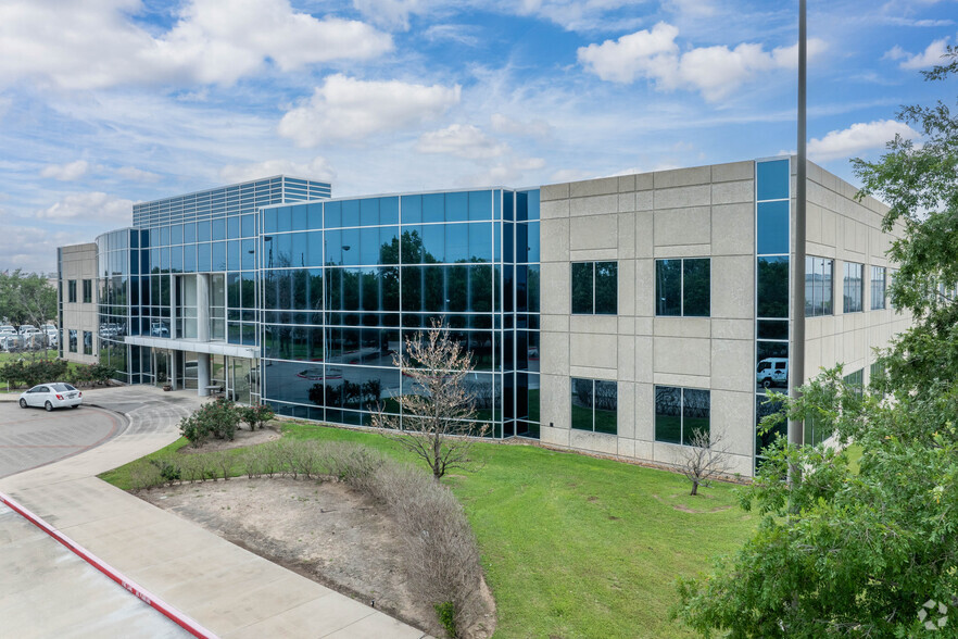 Primary Photo Of 1410 Gillingham Ln, Sugar Land Office For Sale