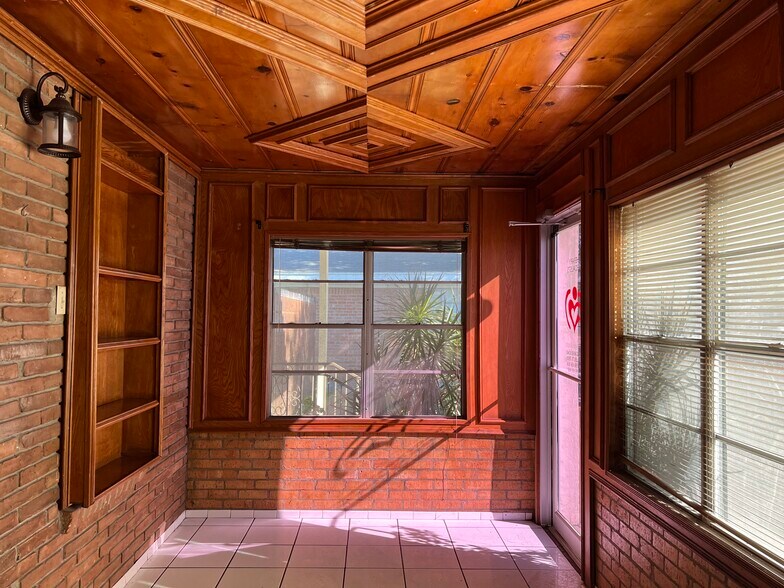 More Photos Of 1618 Pecan Blvd, McAllen Office For Lease