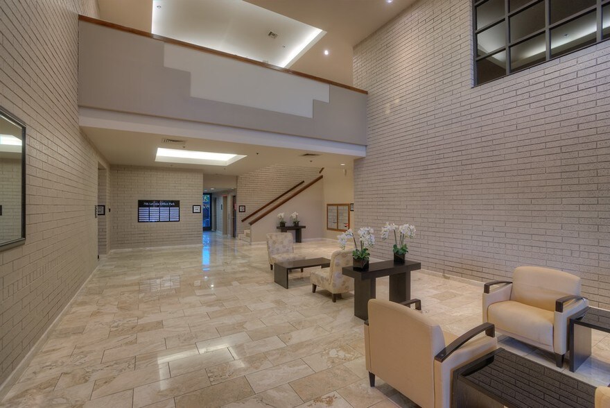 More Photos Of 706 E Bell Rd, Phoenix Office For Lease