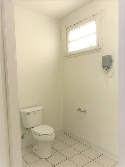 More Photos Of 6106-6112 Rita Ave, Huntington Park Storefront Retail Office For Lease
