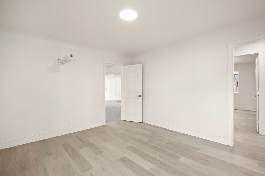 More Photos Of 91 5th Ave, Redwood City Showroom For Sale