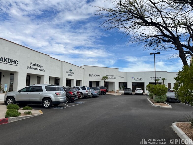 More Photos Of 1055 N La Canada Dr, Green Valley Medical For Lease