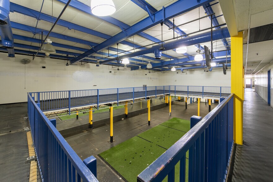 More Photos Of 450 State Route 34, Old Bridge Light Distribution For Sale