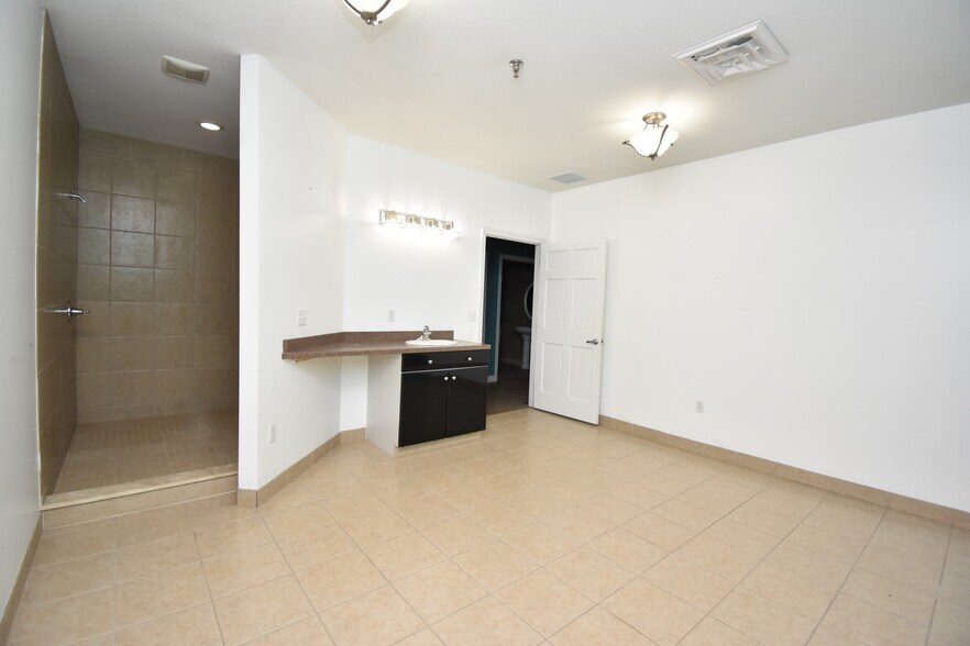 More Photos Of 972 Youngstown Kingsville Rd, Vienna Office For Sale