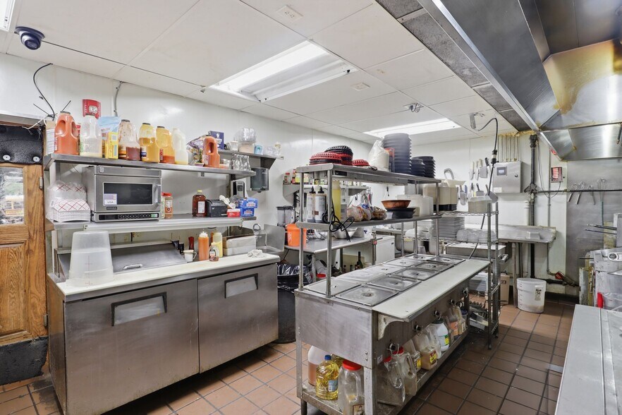 More Photos Of 2081 Niagara St, Buffalo Restaurant For Sale