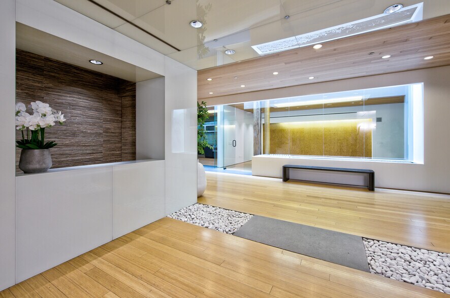More Photos Of 225 W Ohio St, Chicago Office For Lease