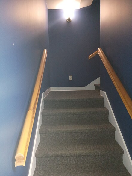 More Photos Of 40 Monument Sq, Urbana Storefront Retail Office For Lease