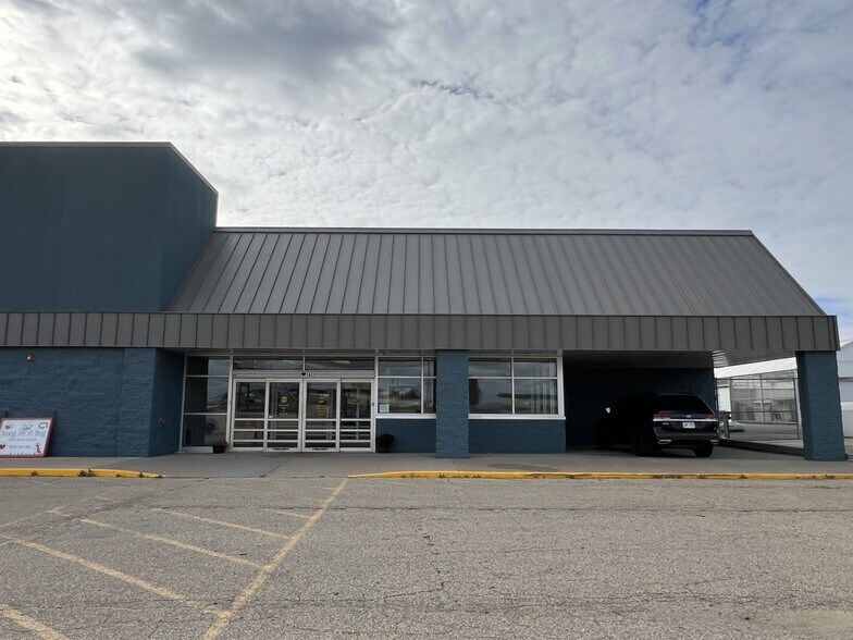 More Photos Of 1625 US Highway 61 N, Lancaster Warehouse For Sale