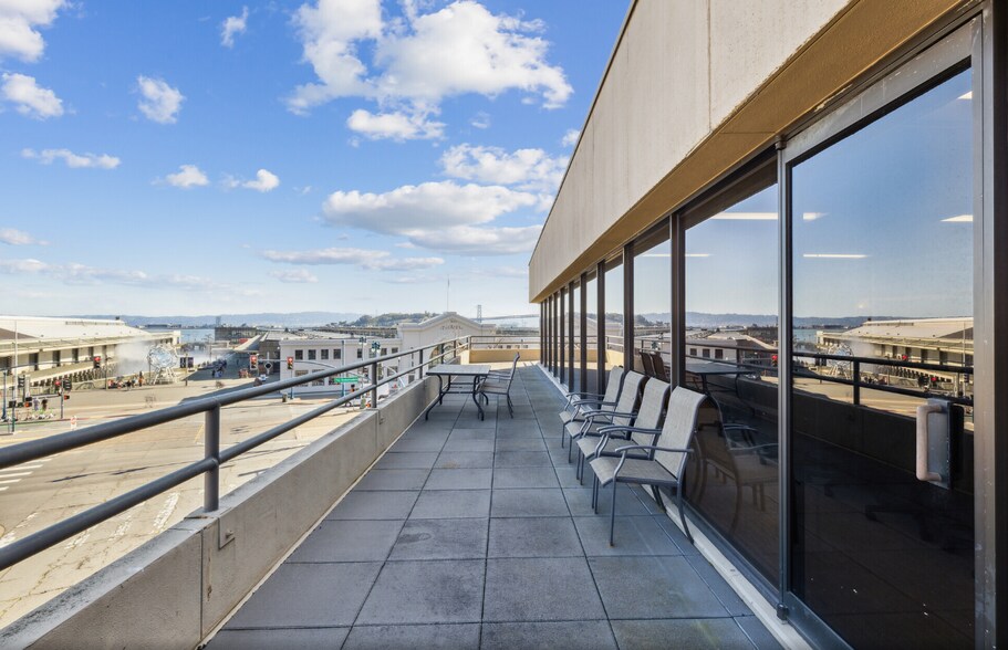 More Photos Of 900 Front St, San Francisco Office For Lease