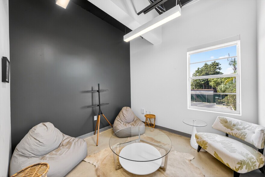 More Photos Of 7630 Biscayne Blvd, Miami Office For Lease