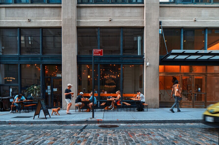 More Photos Of 45 Main St, Brooklyn Office For Lease