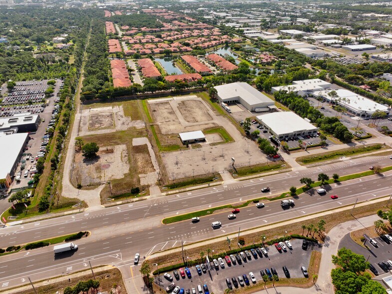 More Photos Of 14101 S Tamiami Trl, Fort Myers General Retail For Sale