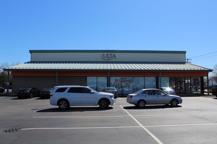 More Photos Of 3335-3337 Hempstead Tpke, Levittown Unknown For Lease