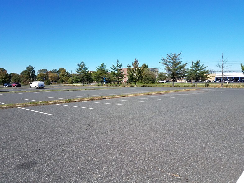 More Photos Of 238-240 S West End Blvd, Quakertown Land For Lease