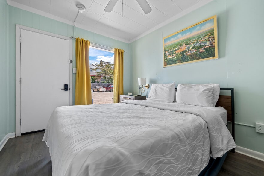 More Photos Of 741 Park Ave, Hot Springs Hotel For Sale