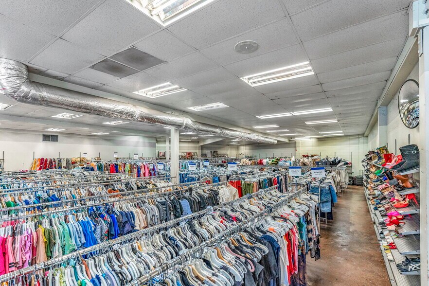 More Photos Of 12341 San Pablo Ave, Richmond Freestanding For Lease