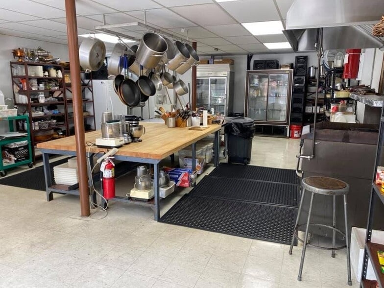 Primary Photo Of 34 North Ave, Garwood Freestanding For Lease