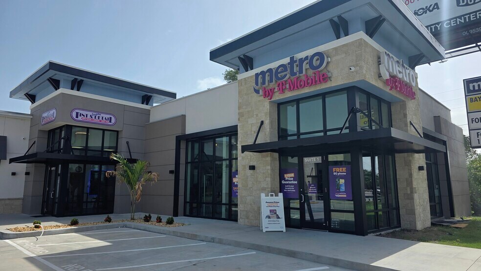 More Photos Of 8100 Park Blvd N, Pinellas Park Storefront For Lease